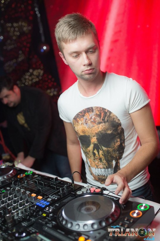 DJ Sad - Новогодняя Жажда Скорости 2012 DANCECORE MIX ( http://kirillsad.promodj.ru/ )