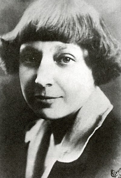 На стихи Марины Цветаевой (исполнение Аллы Пугачёвой) - Мне нравится, что Вы больны не мной